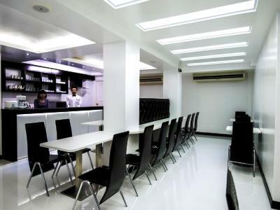 โคลฟเวอร์ซิตี้เซ็นเตอร์โฮเต็ล โรงแรม ย่างกุ้ง