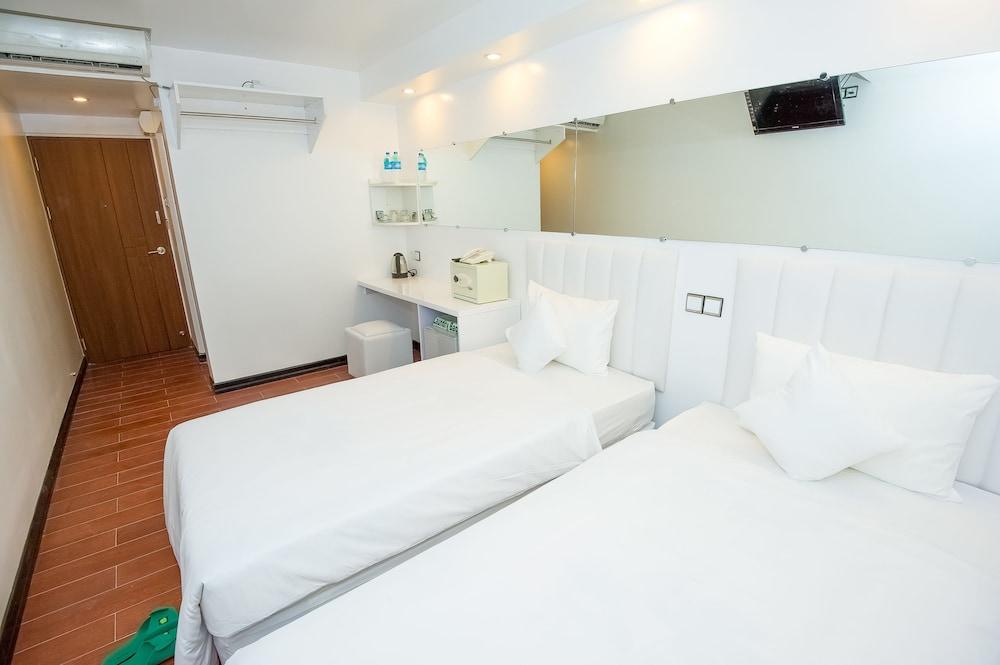 Hotel Clover Center 3*